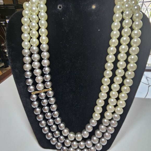 *Sale* Paparazzi layered Faux Pearl Necklace Chunky Necklace Earrings 20-23" - Picture 4 of 13